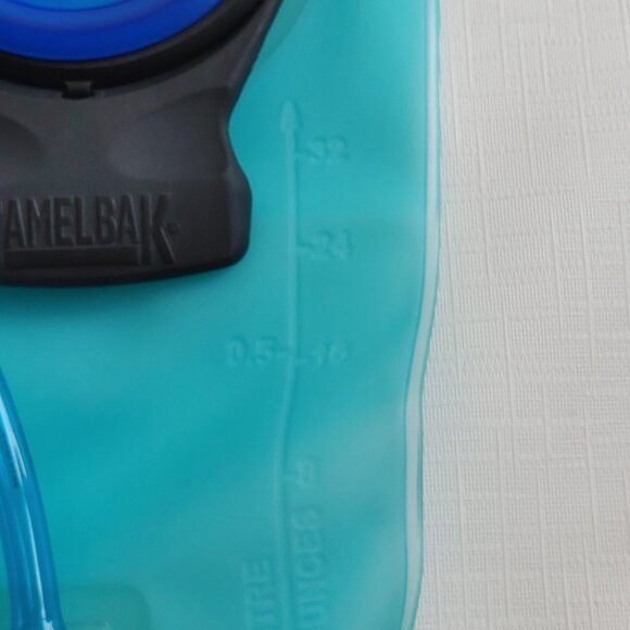 32oz.CAMELBAK Hydration Backpack Portable Hydration HYDROBAK - Picture 10 of 12